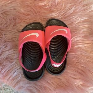 New, worn only once - NIKE GIRLS INFANT KAWA SLIDE SANDAL - PINK